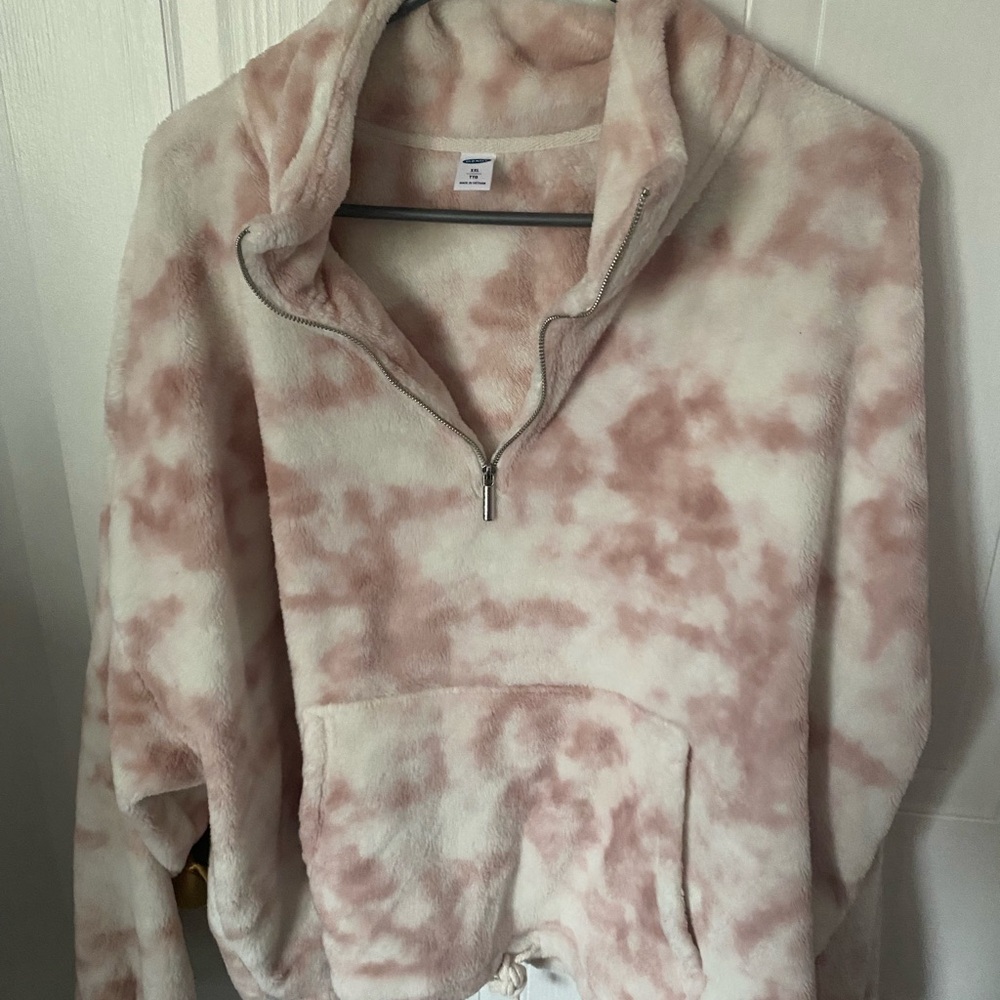 Old Navy Pink and White Fleece Pullover